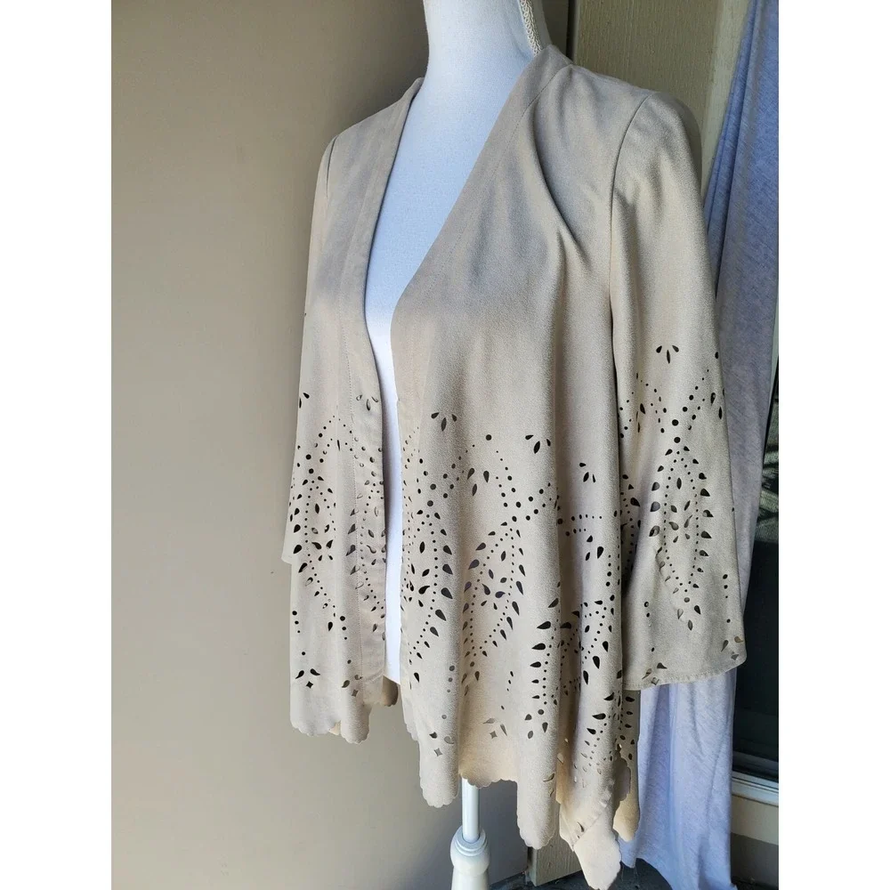 Chicos Faux Suede Open Front‎ Cardigan Womens S Tan Laser Cut Scalloped Hem Boho